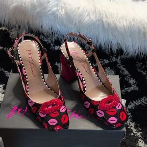Betsey Johnson Pink and Black Lip Pattern Heels